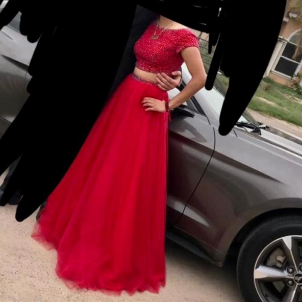 Anny Lee Formal Outfit